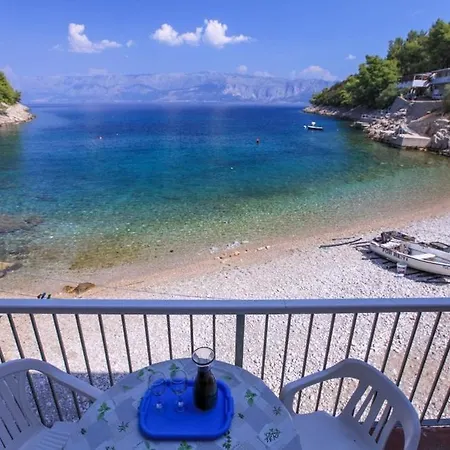 Robinson Tabinja Apartman Sućuraj