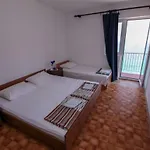 Apartamento Robinson Tabinja Sućuraj